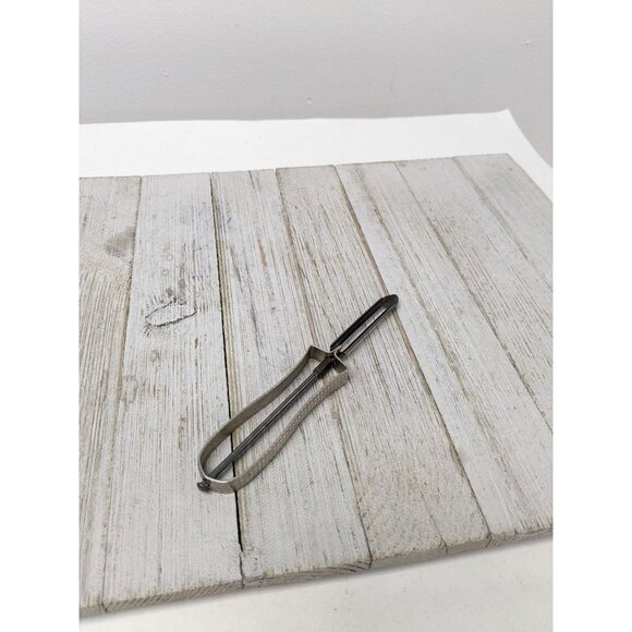 Vintage EKCO USA #1 Potato Vegetable Peeler Floating Blade Nee Action Slip Prof - Picture 1 of 8